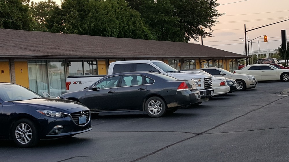 town n country motor inn