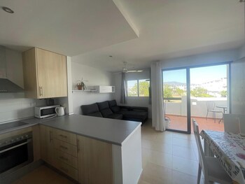 condado de alhama apt pool park parking sleeps4