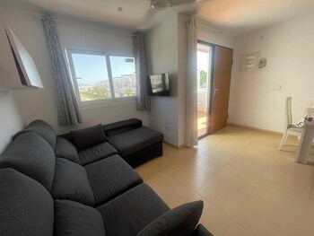 condado de alhama apt pool park parking sleeps4