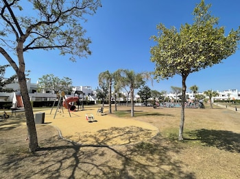 condado de alhama apt pool park parking sleeps4