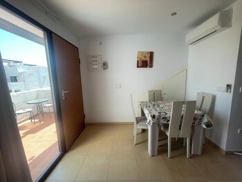 condado de alhama apt pool park parking sleeps4