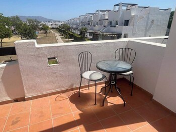 condado de alhama apt pool park parking sleeps4