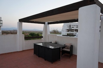 condado de alhama apt pool park parking sleeps4