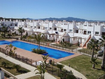 condado de alhama apt pool park parking sleeps4