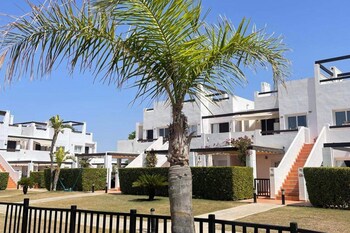 condado de alhama apt pool park parking sleeps4