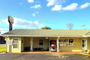 riviera motel elba near enterprise us 84