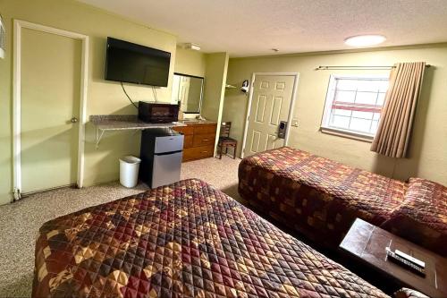riviera motel elba near enterprise us 84