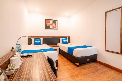 rehat at gania hotel bandung
