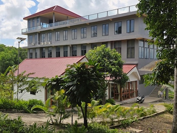 Alicia Resort,,2 star