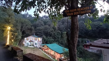 royal stay in the natures lap