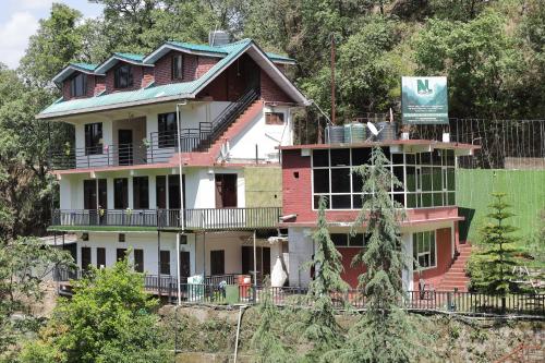royal stay in the natures lap