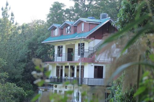 royal stay in the natures lap