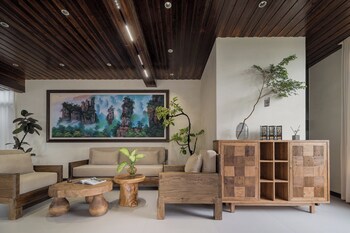 zhangjiajie stone forest retreat