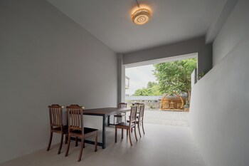 zhangjiajie stone forest retreat