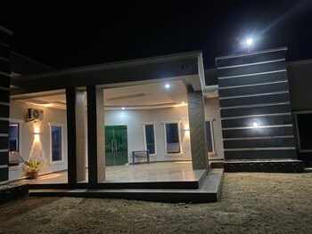 four diamonds hotel and suites
