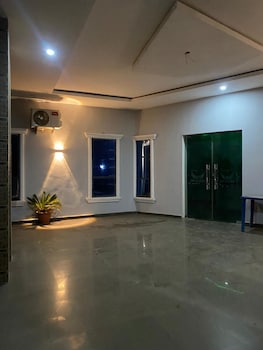 four diamonds hotel and suites