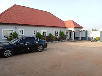 four diamonds hotel and suites