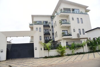 the aura serviced apartments abuja