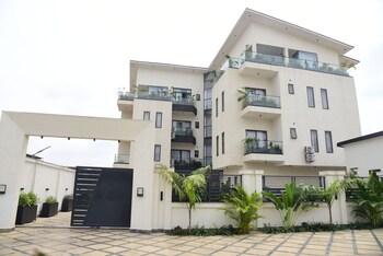 the aura serviced apartments abuja