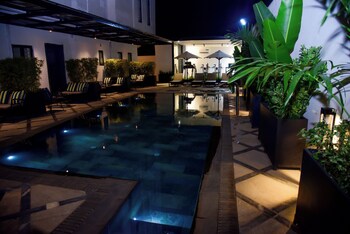 the aura serviced apartments abuja