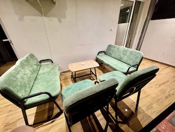 aisha apartment