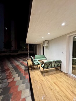 aisha apartment