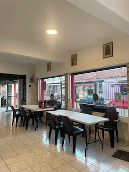 Hostel Yek,,2 star