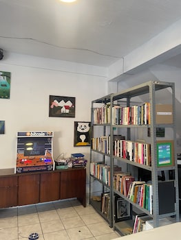 hostel yek