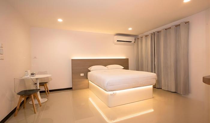 paul and pam hotel bangkok