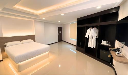 paul and pam hotel bangkok