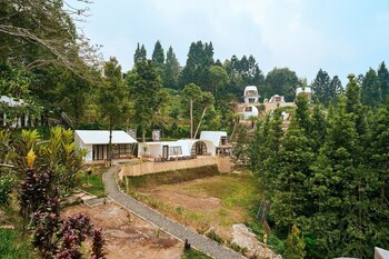 luxcamp bukit damar puncak by horison