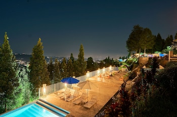 Luxcamp Bukit Damar - Puncak By Horison,,3 star