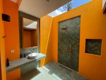Unu Boutique Hotel,,3 star