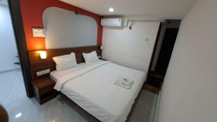 Urban Stay Home,,3 star