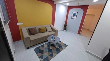 Urban Stay Home,,3 star