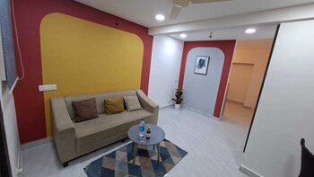 Urban Stay Home,,3 star