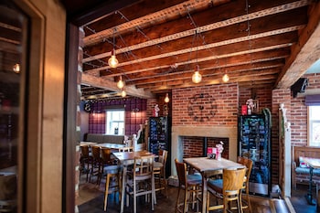 Cherry Tree Inn,,3 star