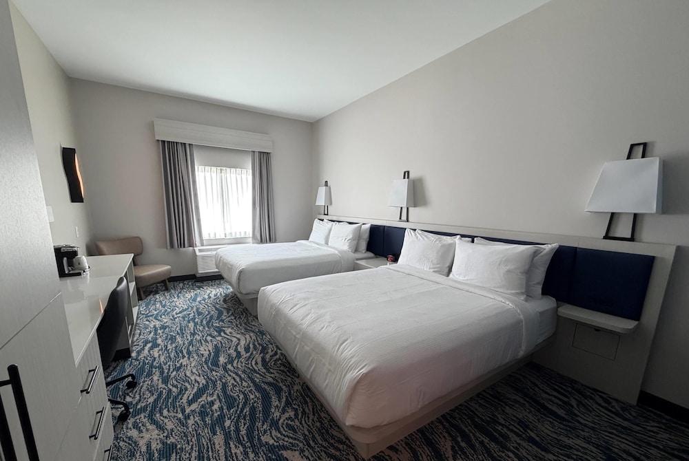 sugar creek hotel trademark collection by wyndham