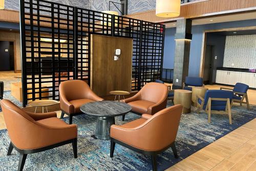 sugar creek hotel trademark collection by wyndham