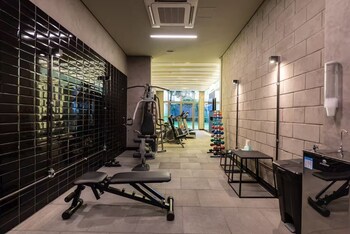 stayhome consolacao gym and balcony