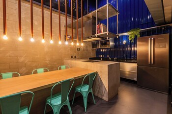 stayhome consolacao gym and balcony