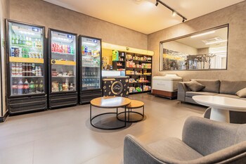 stayhome consolacao gym and balcony
