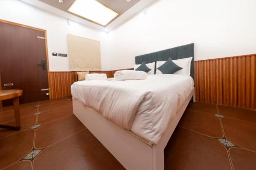emmanuel residency