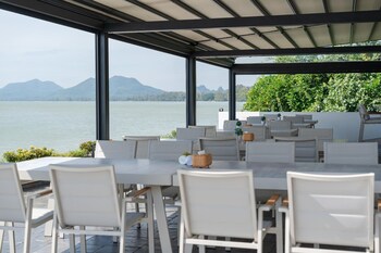 the village chumphon hotel