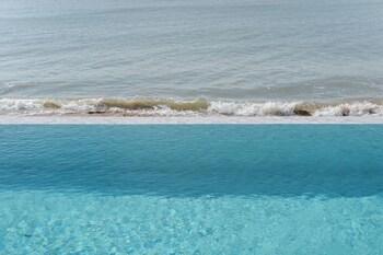 the village chumphon hotel