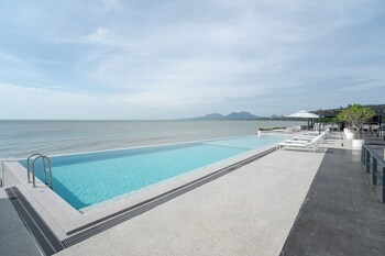 the village chumphon hotel