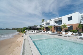 the village chumphon hotel