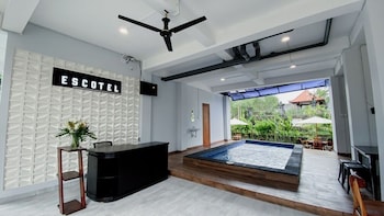 Escotel Majestica,,2 star