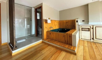 Hotel Ensuenos By Hhg,,3 star