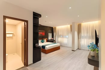 X-Men Hotel,,2 star